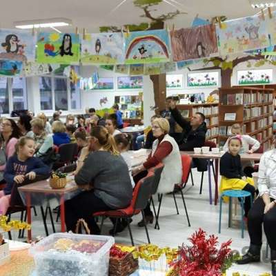 [Szybki News] - W Bibliotece Publicznej Miasta i Gminy w Słubicach rozpoczeły się świąteczne warsztaty dekorowania pierników