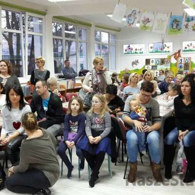 [Szybki News] - W Bibliotece Publicznej Miasta i Gminy w Słubicach rozpoczeły się świąteczne warsztaty dekorowania pierników