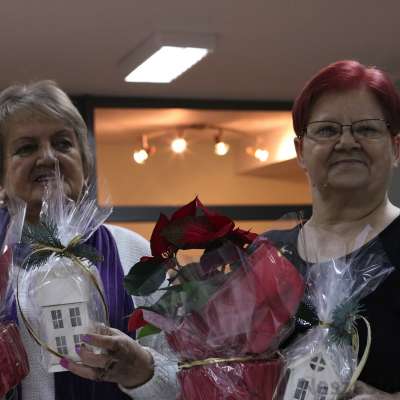 W Bibliotece Publicznej Miasta i Gminy w Słubicach rozpoczeły się świąteczne warsztaty dekorowania pierników [FOTO]