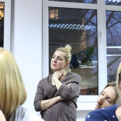 W Bibliotece Publicznej Miasta i Gminy w Słubicach rozpoczeły się świąteczne warsztaty dekorowania pierników [FOTO]