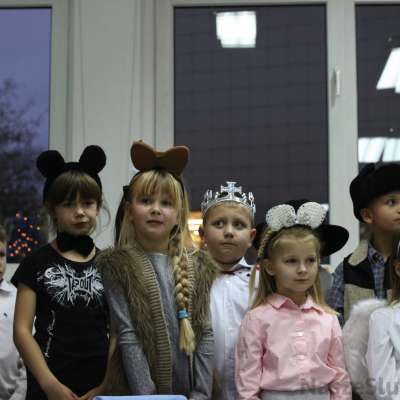 W Bibliotece Publicznej Miasta i Gminy w Słubicach rozpoczeły się świąteczne warsztaty dekorowania pierników [FOTO]