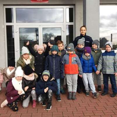 Podopieczni SOSW z wizytą w słubickiej komendzie policji