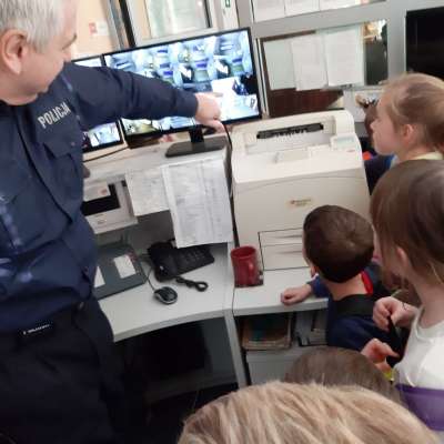 Komendę Powiatową Policji w Słubicach w odwiedziły dzieci z Kowalowa
