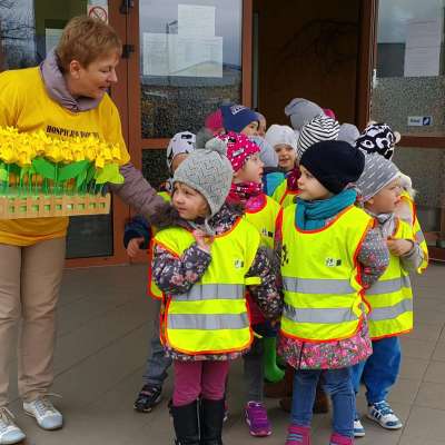 Budzi się wiosna - budzą sie mali wolontariusze - akcja społeczna na rzecz Hospicjum Domowego św. Wincentego a’Paulo w Słubicach [FOTO] + [VIDEO]