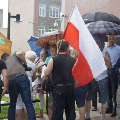 Pomimo oficjalnego odwołania przez organizatorów, w Słubicach odbył się protest w obronie demokracji
