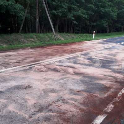 Tragiczny wypadek pod Cybinką - kierowca i dziecko nie żyją [FOTO]