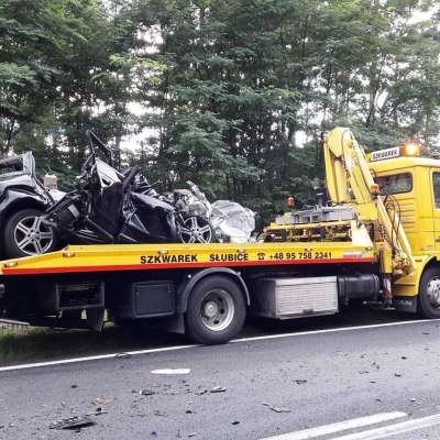 Tragiczny wypadek pod Cybinką - kierowca i dziecko nie żyją [FOTO]