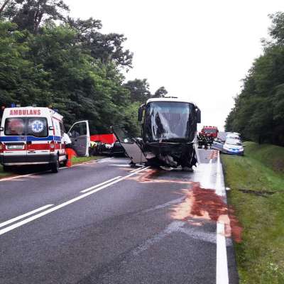 Tragiczny wypadek pod Cybinką - kierowca i dziecko nie żyją [FOTO]