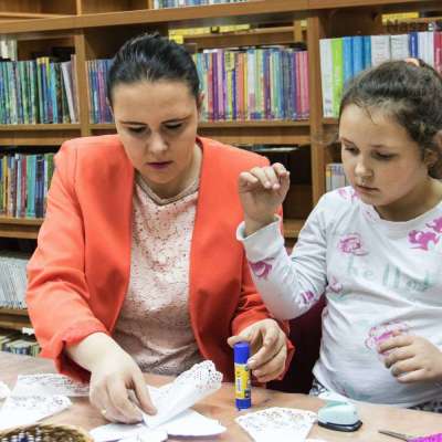 Klub Plastusia - warsztaty bożonarodzeniowe w słubickiej bibliotece