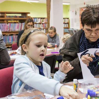 Klub Plastusia - warsztaty bożonarodzeniowe w słubickiej bibliotece