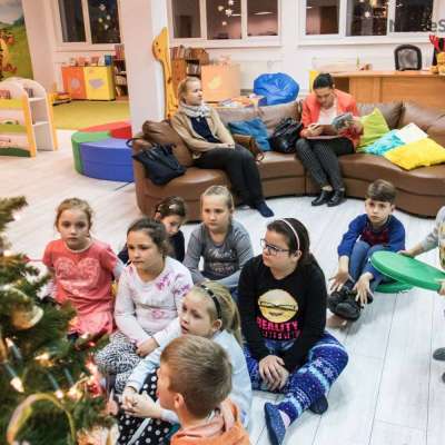 Klub Plastusia - warsztaty bożonarodzeniowe w słubickiej bibliotece