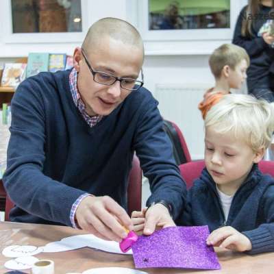 Klub Plastusia - warsztaty bożonarodzeniowe w słubickiej bibliotece