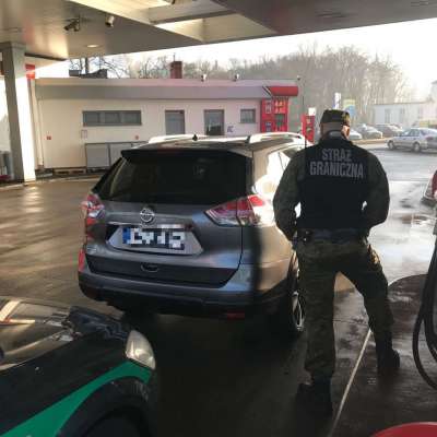 Straż Graniczna w świecku odzyskała dwa skradzione Nissany [FOTO] [VIDEO]