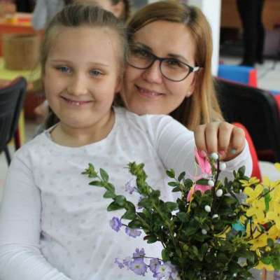 Kolorowe palmy wielkanocne w słubickiej bibliotece