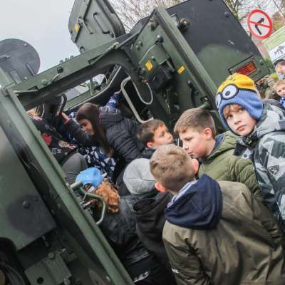 W czwartek 9 listopada na Placu Ratuszowym w Rzepinie uroczyste ślubowanie złożyli kadeci pierwszej klasy wojskowej Liceum Ogólnokształcącego im. Stanisława Staszica.