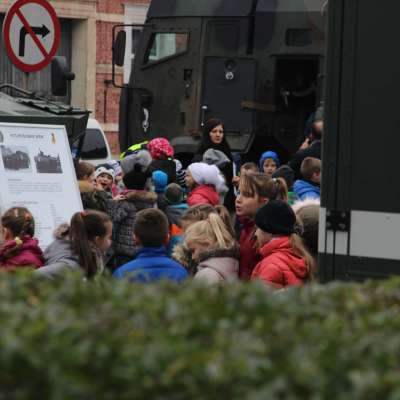 W czwartek 9 listopada na Placu Ratuszowym w Rzepinie uroczyste ślubowanie złożyli kadeci pierwszej klasy wojskowej Liceum Ogólnokształcącego im. Stanisława Staszica.