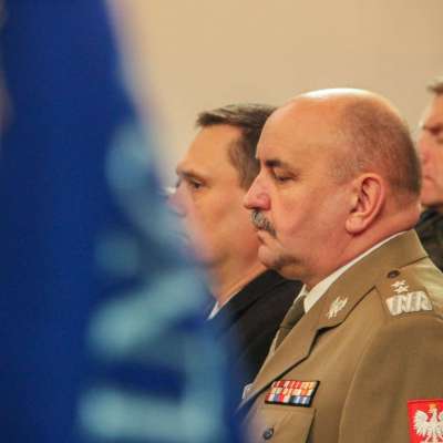 W czwartek 9 listopada na Placu Ratuszowym w Rzepinie uroczyste ślubowanie złożyli kadeci pierwszej klasy wojskowej Liceum Ogólnokształcącego im. Stanisława Staszica.