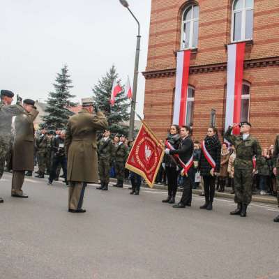 W czwartek 9 listopada na Placu Ratuszowym w Rzepinie uroczyste ślubowanie złożyli kadeci pierwszej klasy wojskowej Liceum Ogólnokształcącego im. Stanisława Staszica.