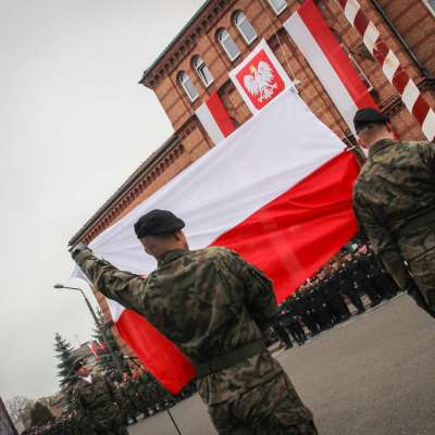 W czwartek 9 listopada na Placu Ratuszowym w Rzepinie uroczyste ślubowanie złożyli kadeci pierwszej klasy wojskowej Liceum Ogólnokształcącego im. Stanisława Staszica.