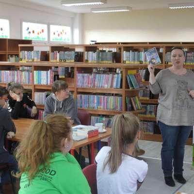Wyjątkowy dzień z Dorotą Schrammek w słubickiej bibliotece!