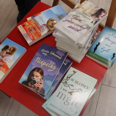 Wyjątkowy dzień z Dorotą Schrammek w słubickiej bibliotece!