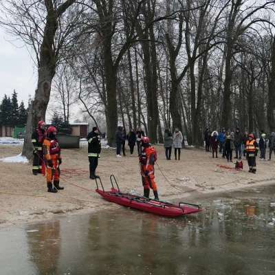 Pokazy z zakresu ratownictwa na lodzie