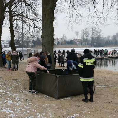 Pokazy z zakresu ratownictwa na lodzie