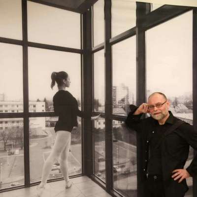 W Galerii OKNO odbył się wernisaż wystawy Pawła Janczaruka i Anny Szafran „Baletnica w mieście. Księga 1 i 2”.