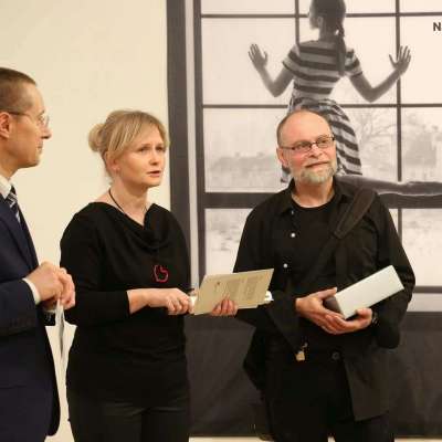 W Galerii OKNO odbył się wernisaż wystawy Pawła Janczaruka i Anny Szafran „Baletnica w mieście. Księga 1 i 2”.