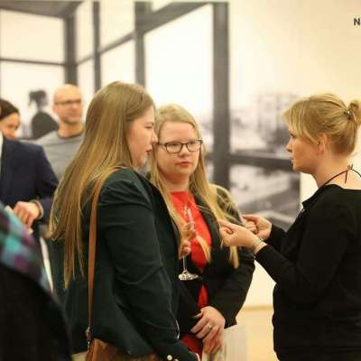 W Galerii OKNO odbył się wernisaż wystawy Pawła Janczaruka i Anny Szafran „Baletnica w mieście. Księga 1 i 2”.