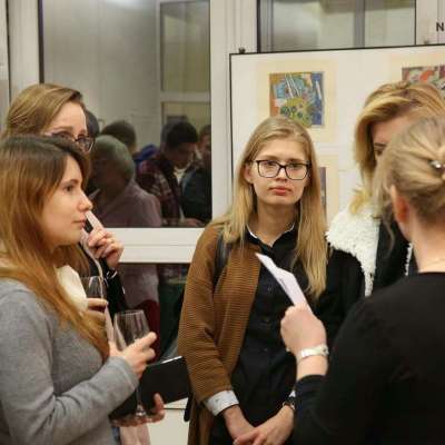 Za nami warsztaty “Ukryj Kleksa” i wernisaż wystawy Collage Roberta Znajomskiego pt „Farba i stare książki”